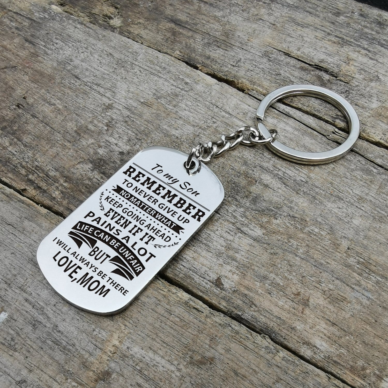 Keychains Mom To Son - Remember To Never Give Up Personalized Keychain GiveMe-Gifts